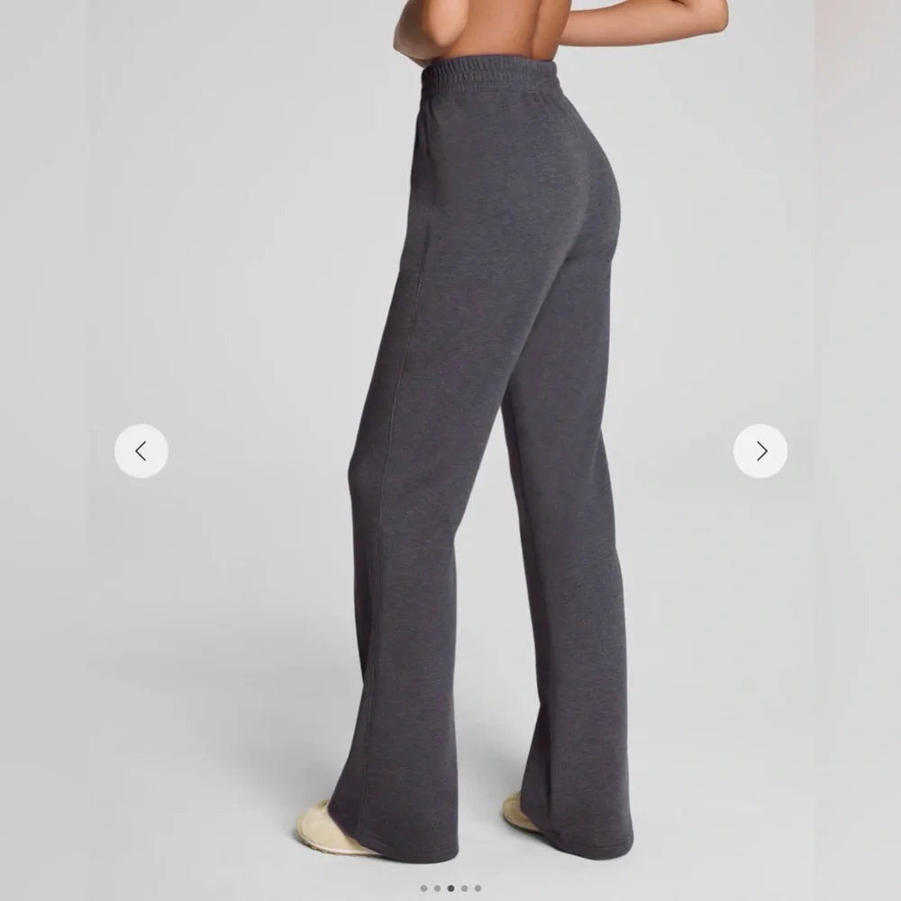 Spanx AirEssentials Brushed Flare Pant Petite M - Picture 2 of 6
